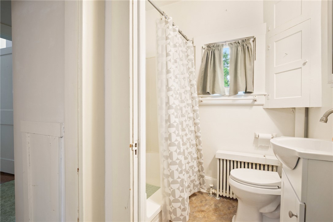 Westmont Hilltop School District, Pennsylvania 15905, United States, 4 Bedrooms Bedrooms, ,2 BathroomsBathrooms,Residential,Pending,124443