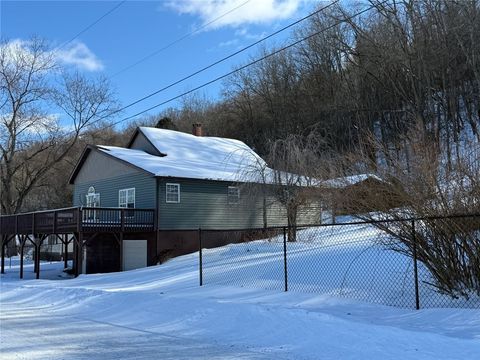 1014 5th St Cowanshanock Twp PA 16244