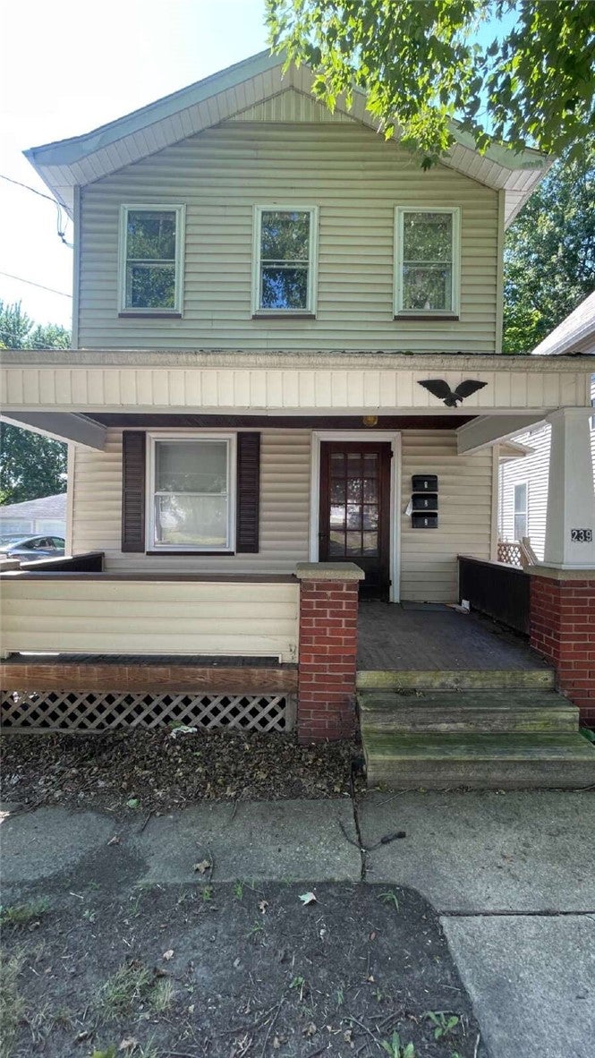 239 Ormond Ave 1