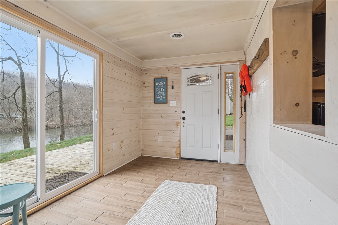 142 Twin Lakes Dr