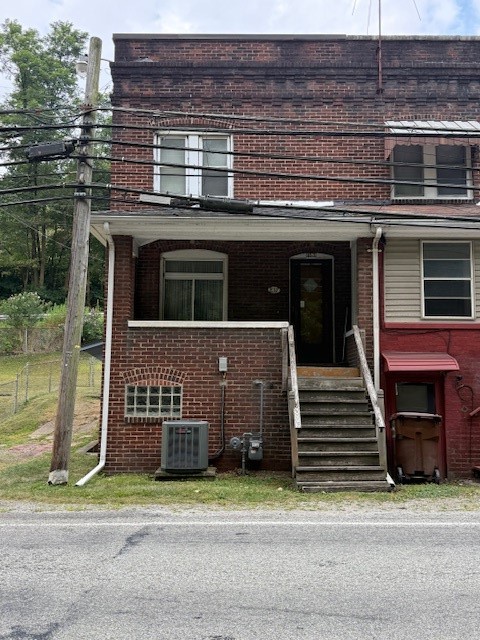 Harmar, Pennsylvania 15238, United States, 2 Bedrooms Bedrooms, ,1 BathroomBathrooms,Residential,Pending,195956