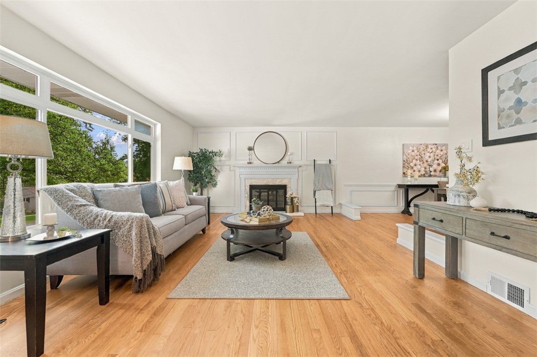 119 Saxony Dr