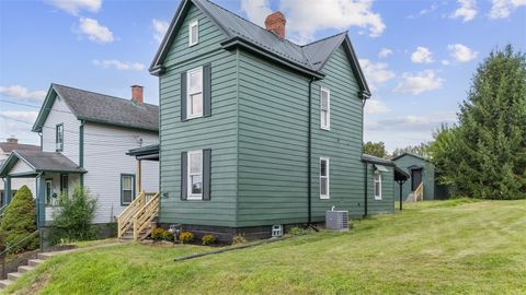 Photo of 40 Laurel Ave, Washington, PA 15301 (MLS # 1729286)