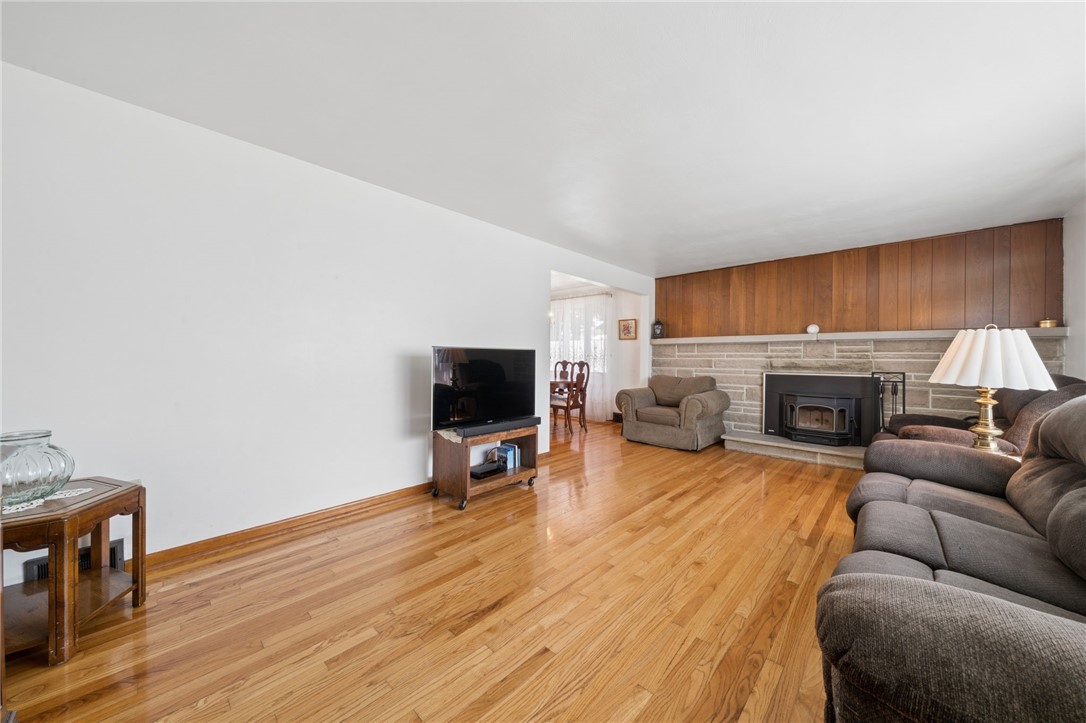 324 Grove Dr