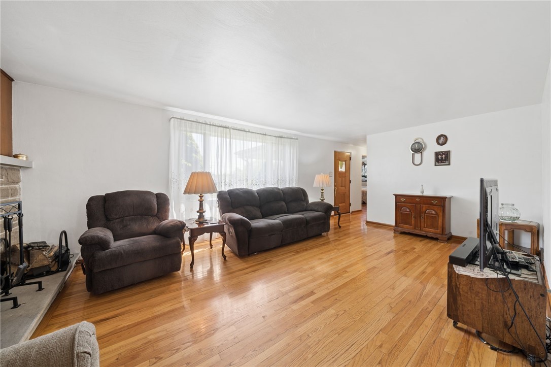 324 Grove Dr