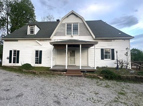 Photo of 800 Mckinley Ave, Butler, PA 16001 (MLS # 1752112)