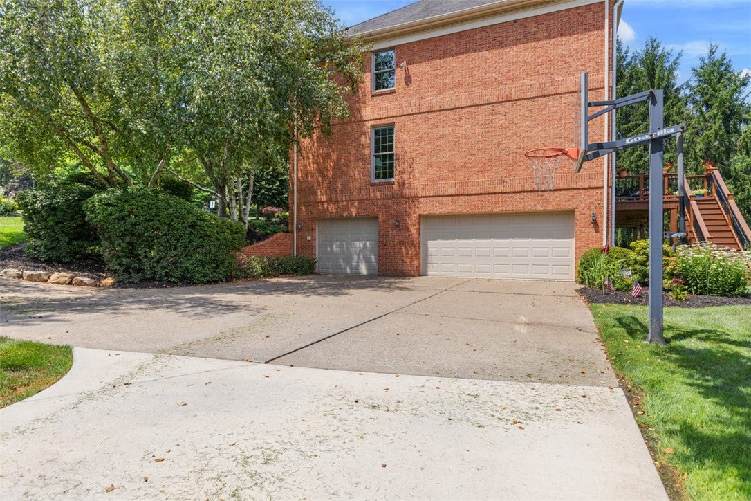 1689 Sturbridge Dr