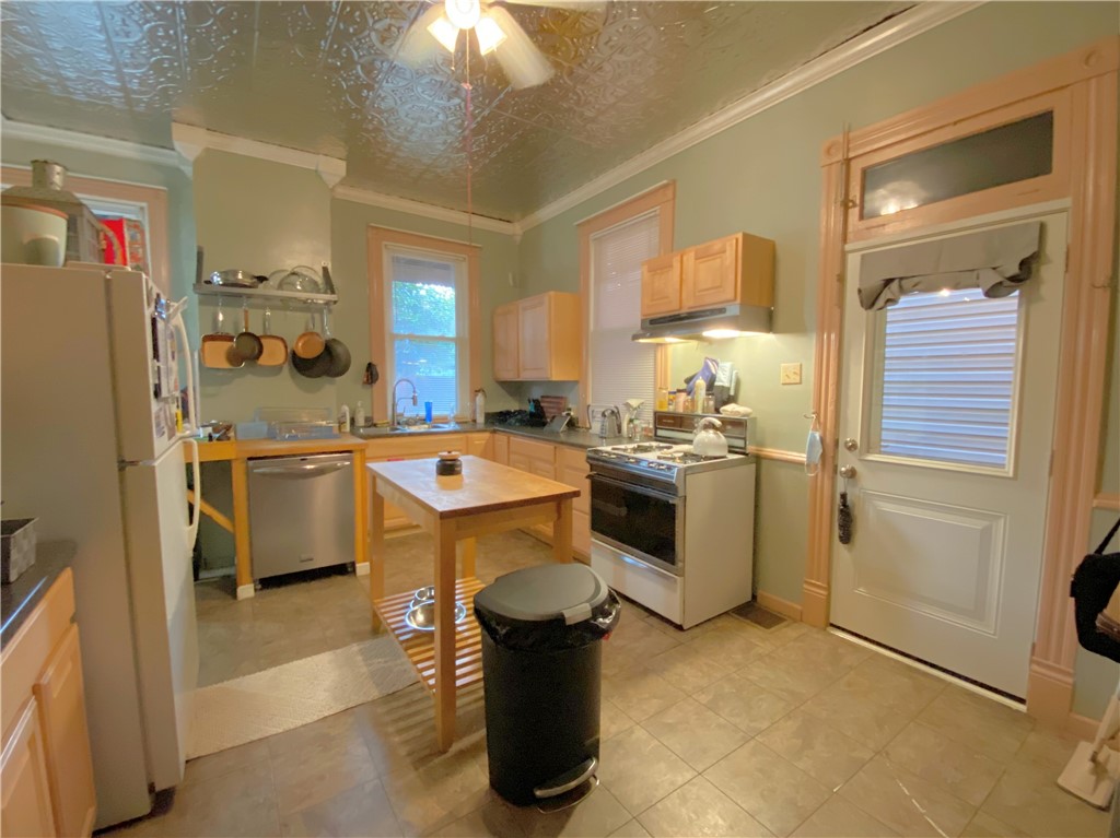 3241 Parkview Ave Ave, Oakland, Pennsylvania image 11