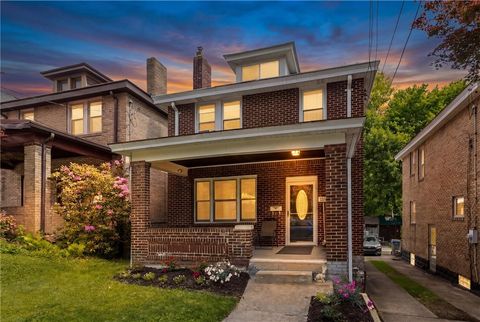 Photo of 906 Parkside Ave, Pittsburgh, PA 15228 (MLS # 1752106)