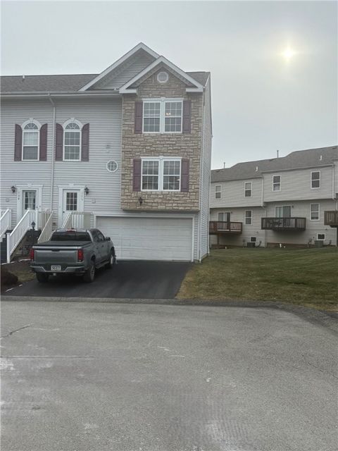 Photo of 136 Manor View Dr, Manor, PA 15665 (MLS # 1738092)