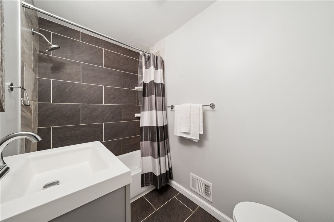 Churchill Boro, Pennsylvania 15235, United States, 4 Bedrooms Bedrooms, ,3 BathroomsBathrooms,Residential,Active,189984