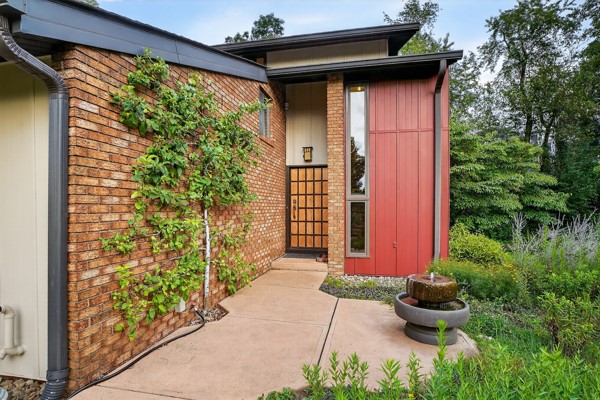 304 Blackstone Rd