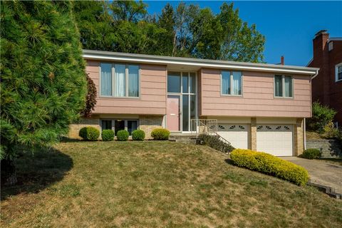 Photo of 104 Evandale Dr, Pittsburgh, PA 15220 (MLS # 1727537)