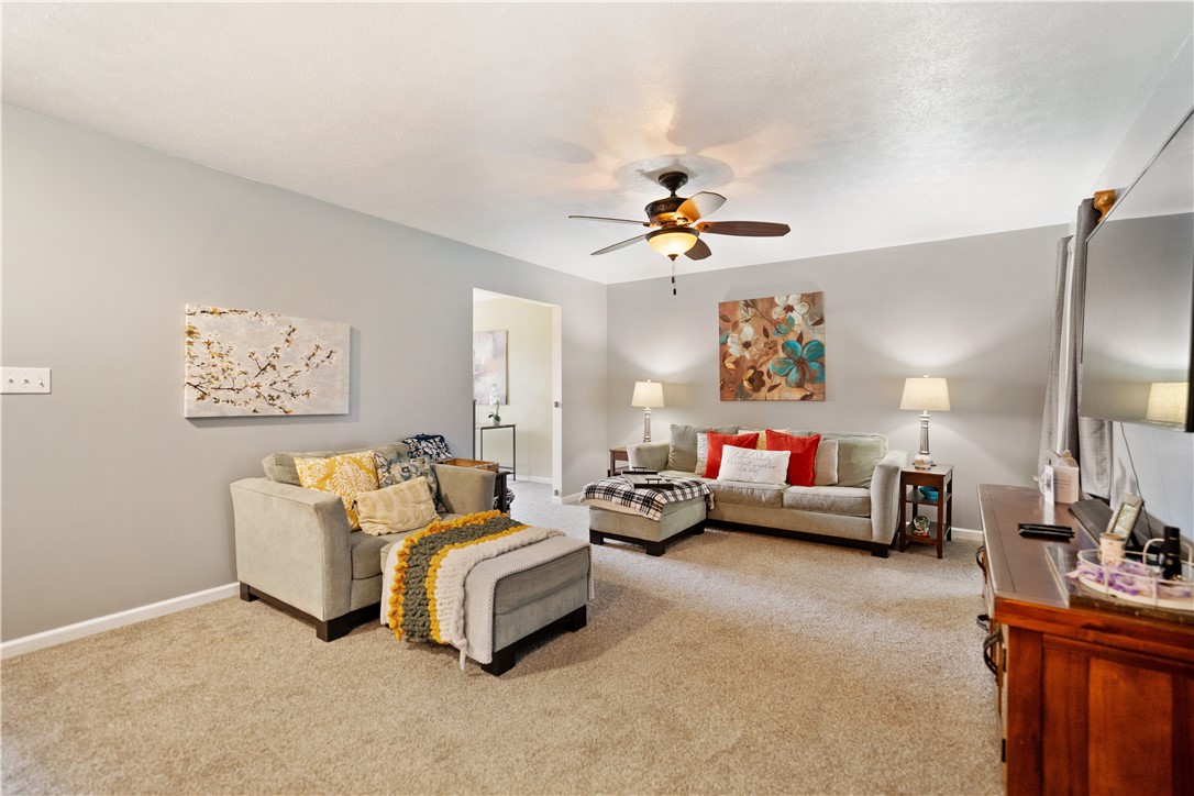 Hempfield Twp - Wml, Pennsylvania 15601, United States, 3 Bedrooms Bedrooms, ,3 BathroomsBathrooms,Residential,Contingent,40966