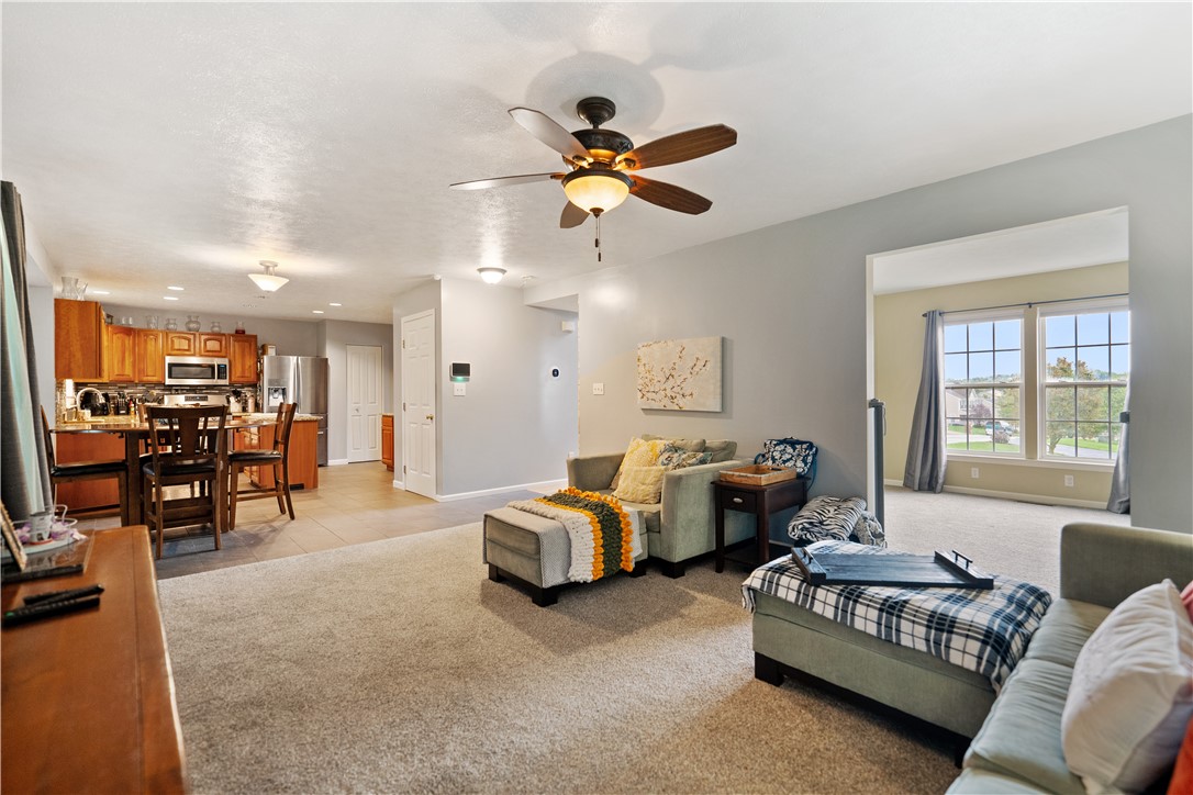 Hempfield Twp - Wml, Pennsylvania 15601, United States, 3 Bedrooms Bedrooms, ,3 BathroomsBathrooms,Residential,Contingent,40966