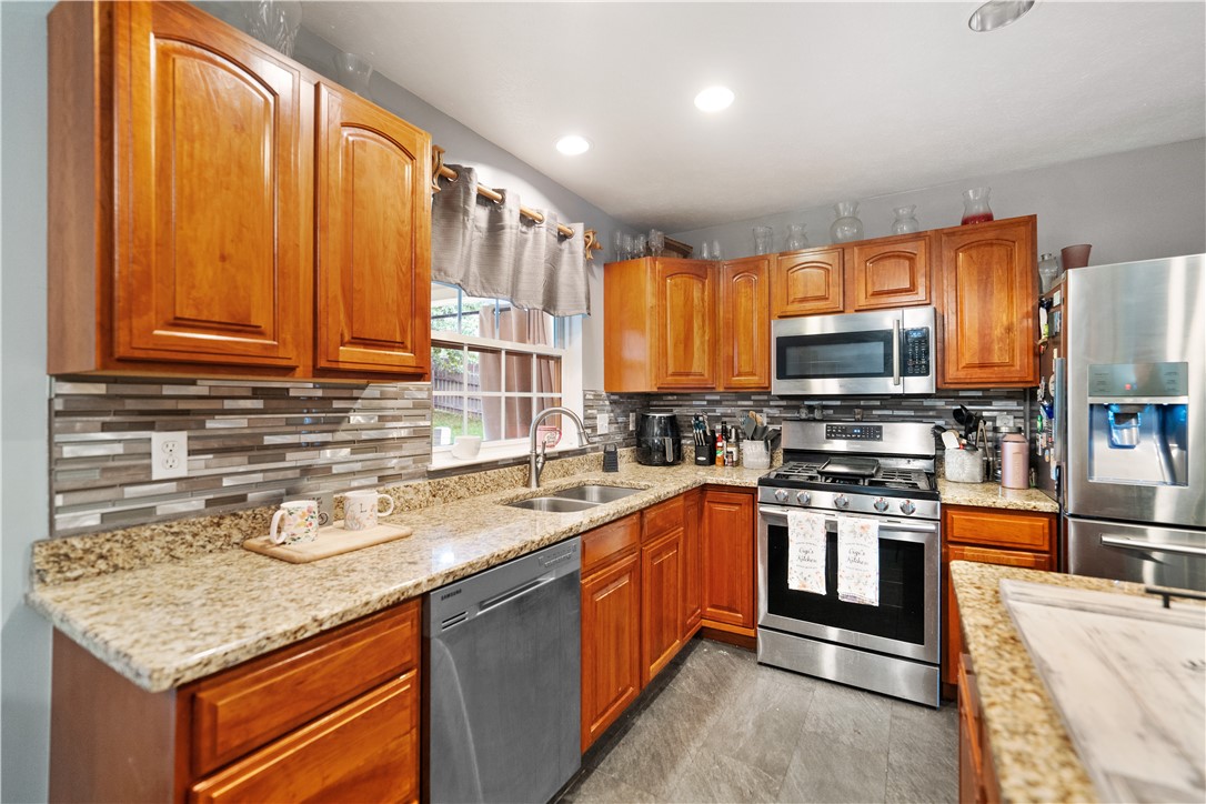 Hempfield Twp - Wml, Pennsylvania 15601, United States, 3 Bedrooms Bedrooms, ,3 BathroomsBathrooms,Residential,Contingent,40966