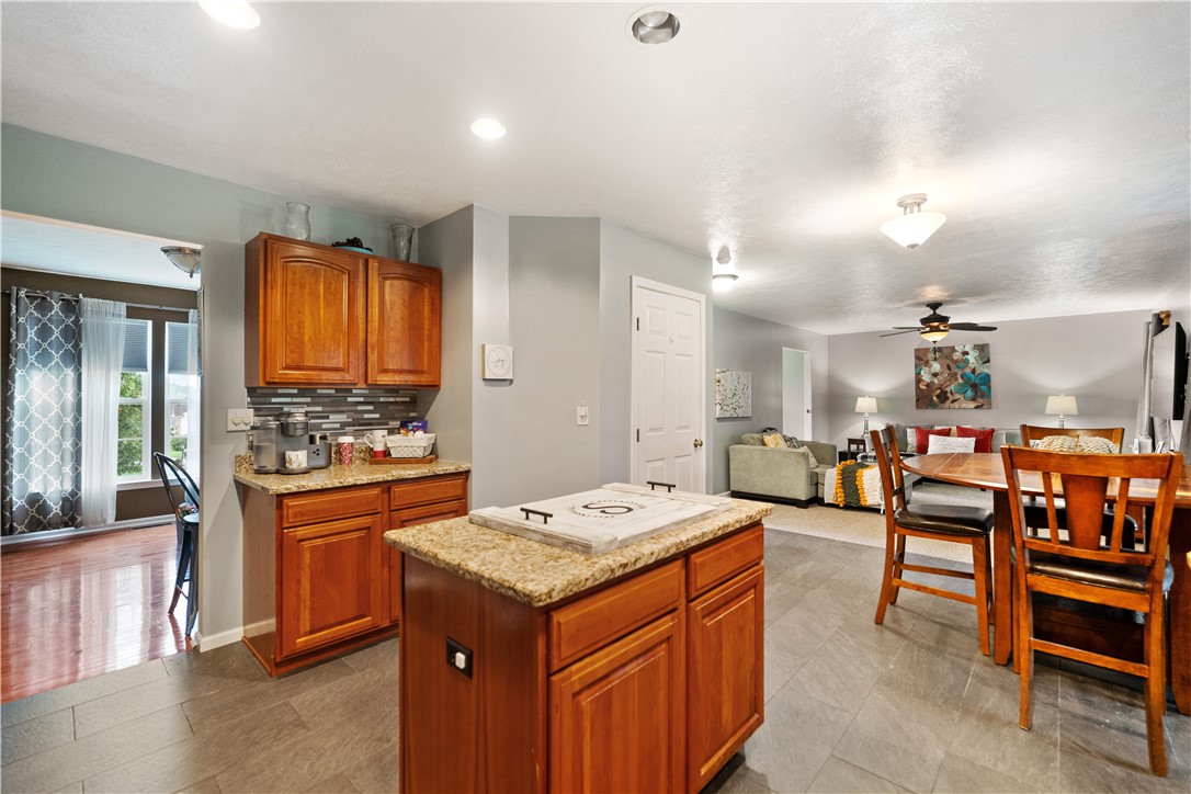 Hempfield Twp - Wml, Pennsylvania 15601, United States, 3 Bedrooms Bedrooms, ,3 BathroomsBathrooms,Residential,Contingent,40966