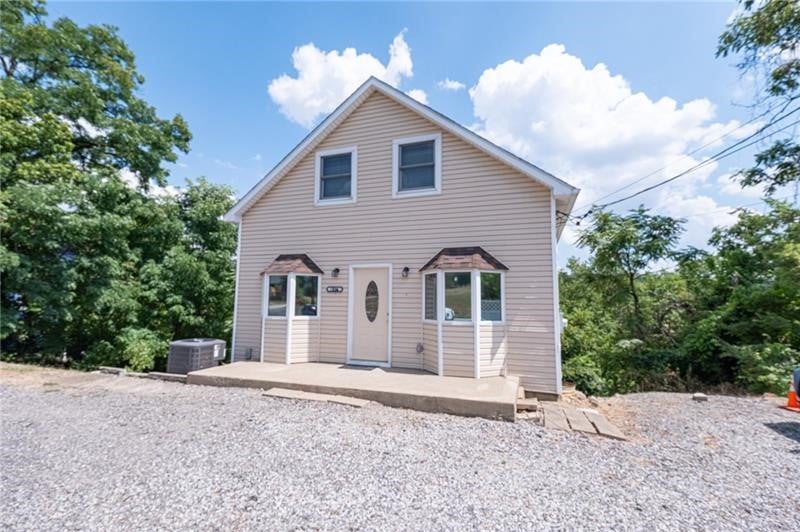 1214 Washington Pike