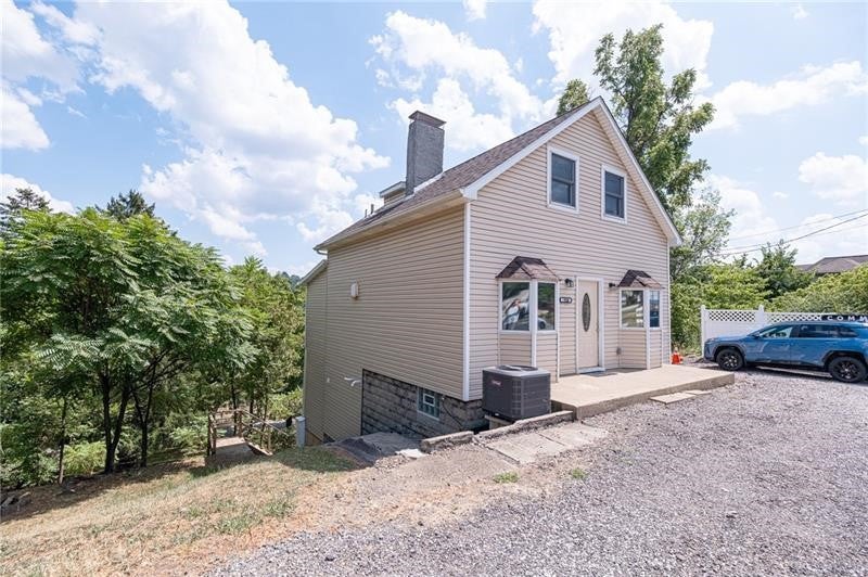 1214 Washington Pike
