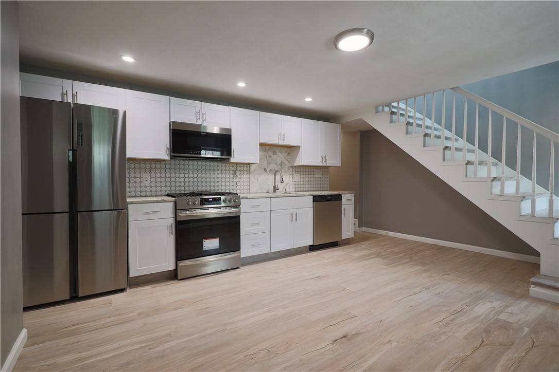 Oakland, Pennsylvania 15213, United States, 2 Bedrooms Bedrooms, ,3 BathroomsBathrooms,Residential,Active,185926