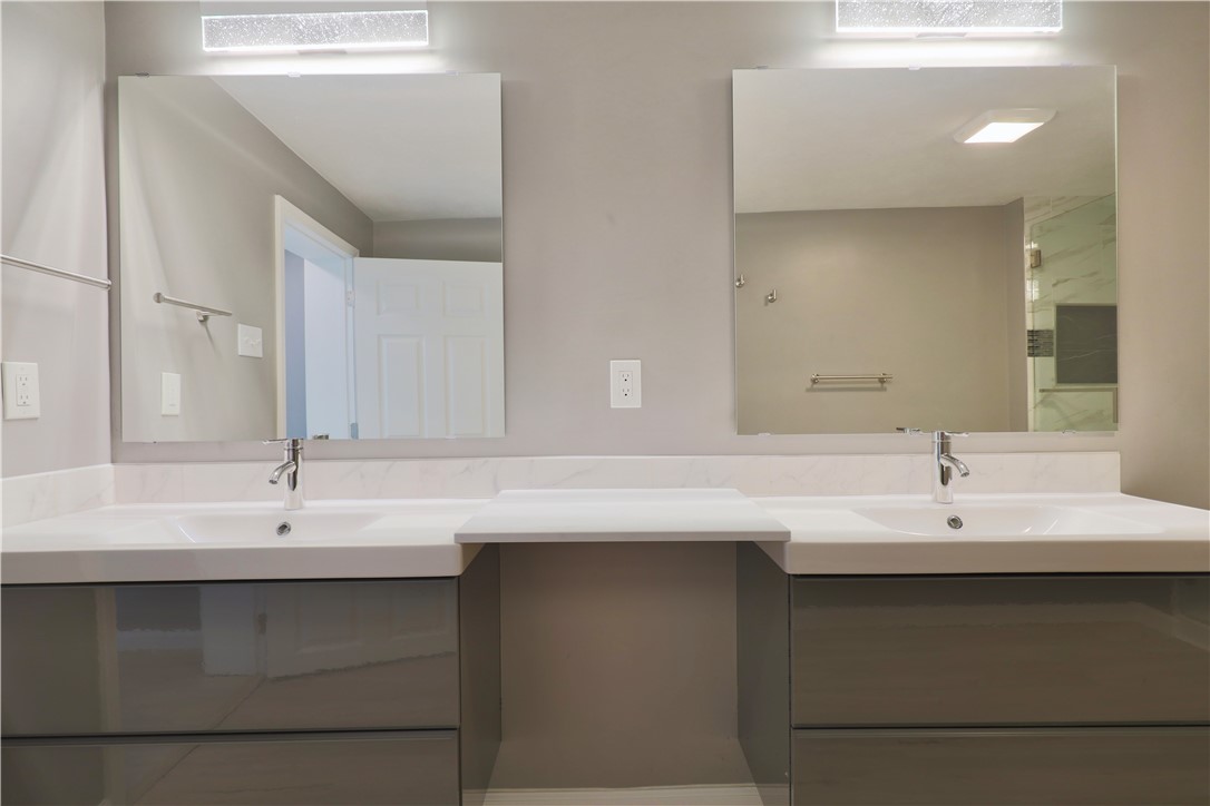 Oakland, Pennsylvania 15213, United States, 2 Bedrooms Bedrooms, ,3 BathroomsBathrooms,Residential,Active,185926