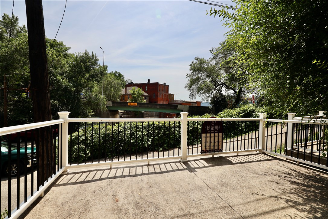 Oakland, Pennsylvania 15213, United States, 2 Bedrooms Bedrooms, ,3 BathroomsBathrooms,Residential,Active,185926