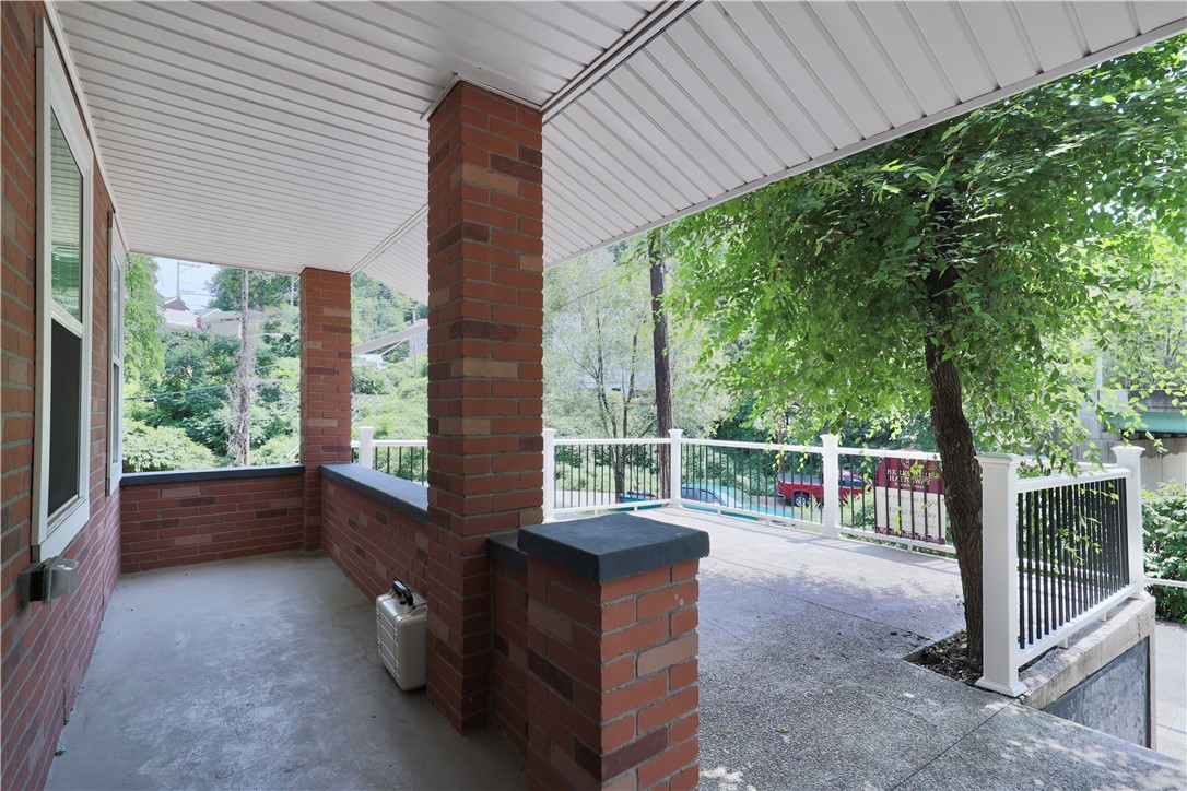 Oakland, Pennsylvania 15213, United States, 2 Bedrooms Bedrooms, ,3 BathroomsBathrooms,Residential,Active,185926