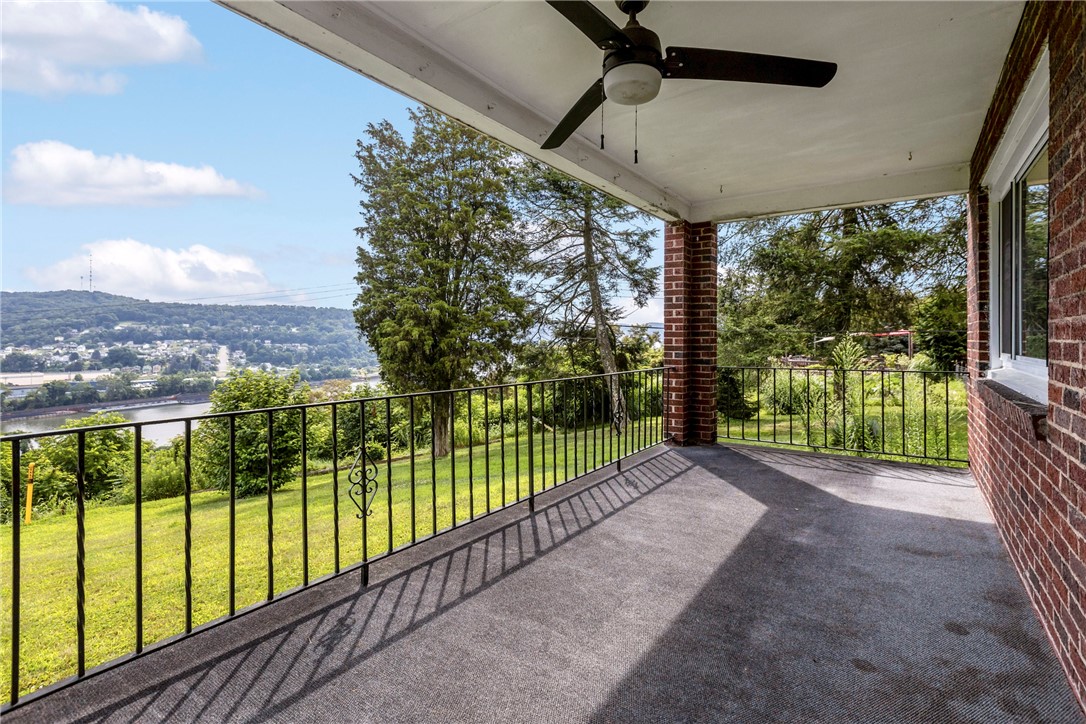922 Foster Rd
