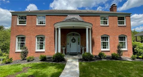 148 Warwick Dr Upper St. Clair PA 15241
