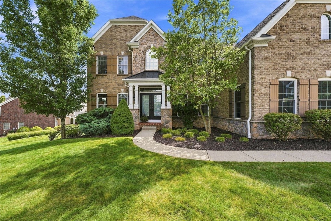 218 Pine Crest Ct
