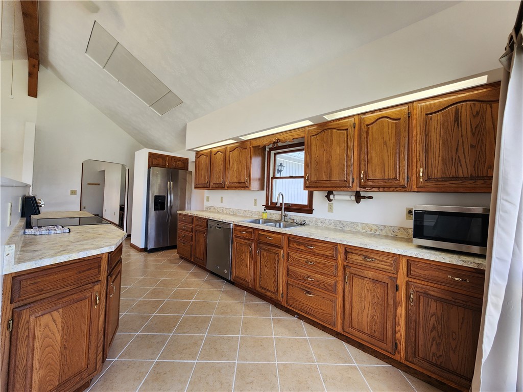 Jackson Twp, Pennsylvania 16137, United States, 3 Bedrooms Bedrooms, ,2 BathroomsBathrooms,Residential,Active,163154