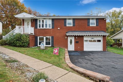 Photo of 632 Penn Dr, Trafford, PA 15085 (MLS # 1726524)