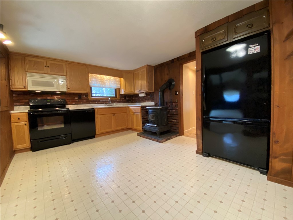 Salem Twp - Mer, Pennsylvania 16125, United States, 3 Bedrooms Bedrooms, ,2 BathroomsBathrooms,Residential,Active,107581