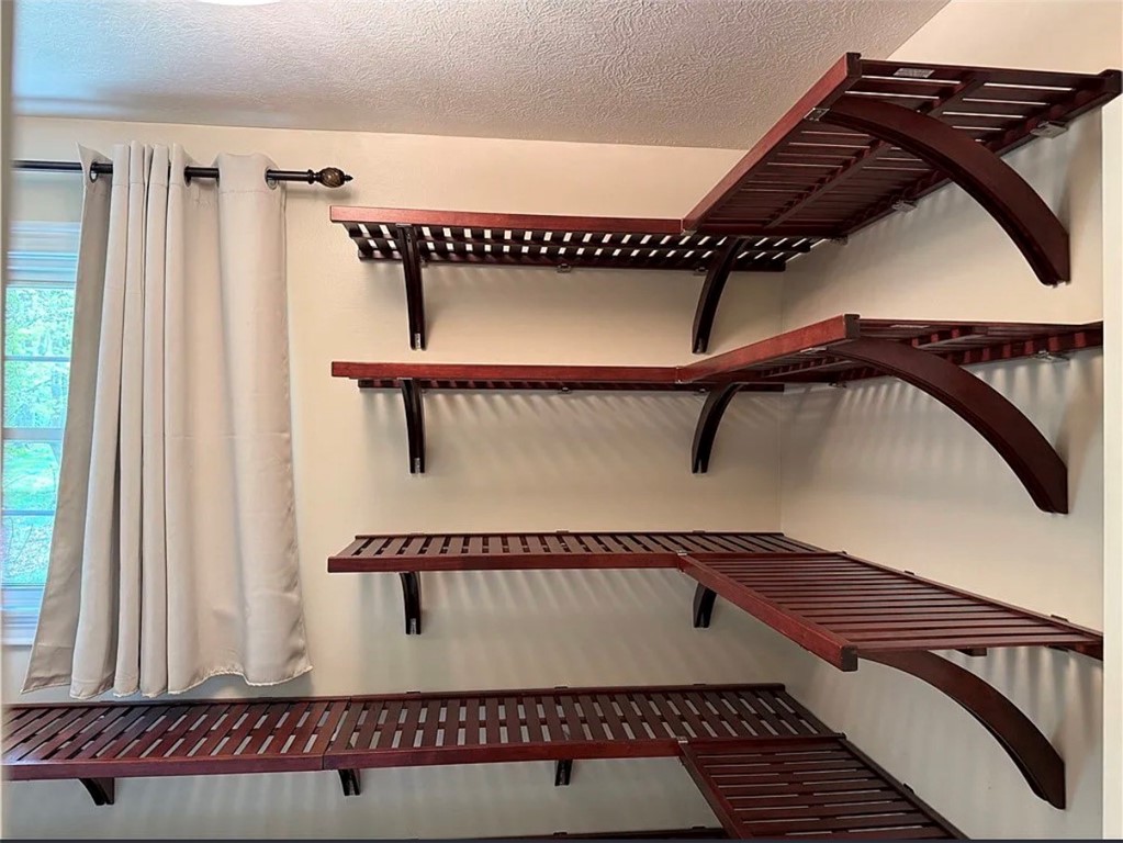 Neshannock Twp, Pennsylvania 16105, United States, 3 Bedrooms Bedrooms, ,3 BathroomsBathrooms,Residential,Active,246497