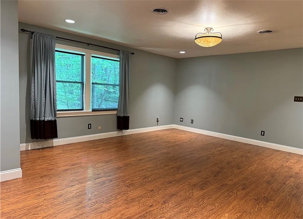 Neshannock Twp, Pennsylvania 16105, United States, 3 Bedrooms Bedrooms, ,3 BathroomsBathrooms,Residential,Active,246497