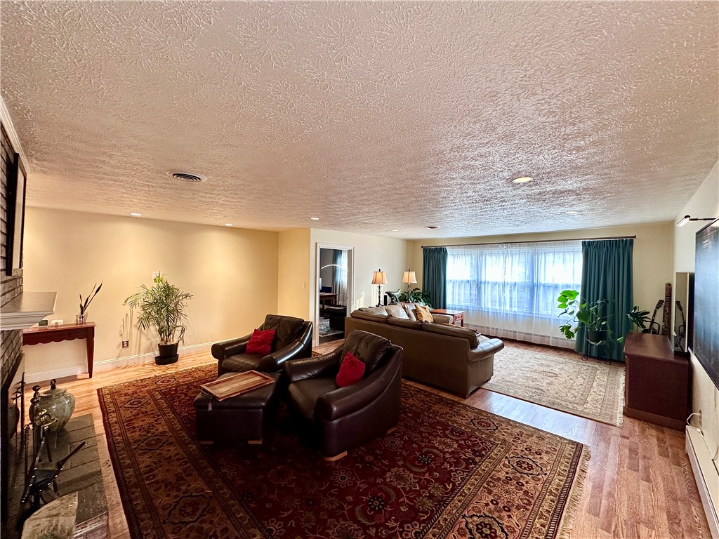 Neshannock Twp, Pennsylvania 16105, United States, 3 Bedrooms Bedrooms, ,3 BathroomsBathrooms,Residential,Active,246497