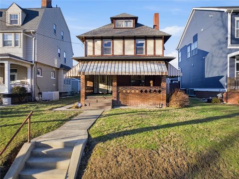 Photo of 111 Washington Ave, Oakmont, PA 15139 (MLS # 1740895)