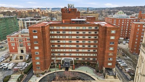 Photo of 128 N Craig St, Pittsburgh, PA 15213 (MLS # 1738699)