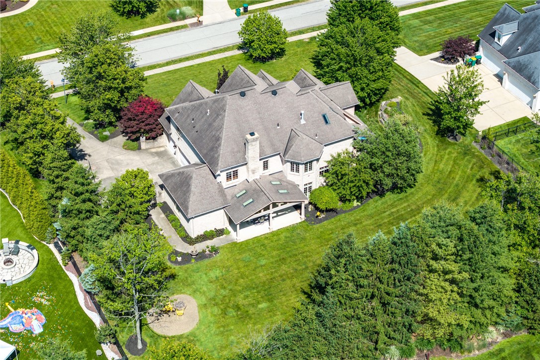 2114 N Villa Ct