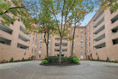 Photo for 300 Fox Chapel Rd 605