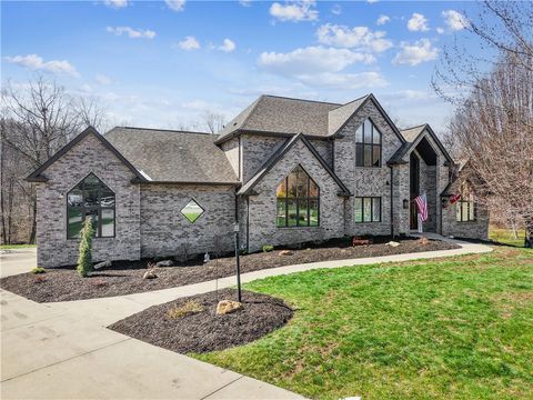 Photo of 421 Lenox Ct, Gibsonia, PA 15044 (MLS # 1744722)