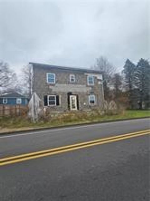 Photo of 150 Main St, Donegal, PA 15628 (MLS # 1732449)