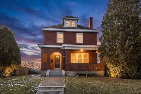 Photo of 2929 Middletown Rd, Pittsburgh, PA 15204 (MLS # 1733414)