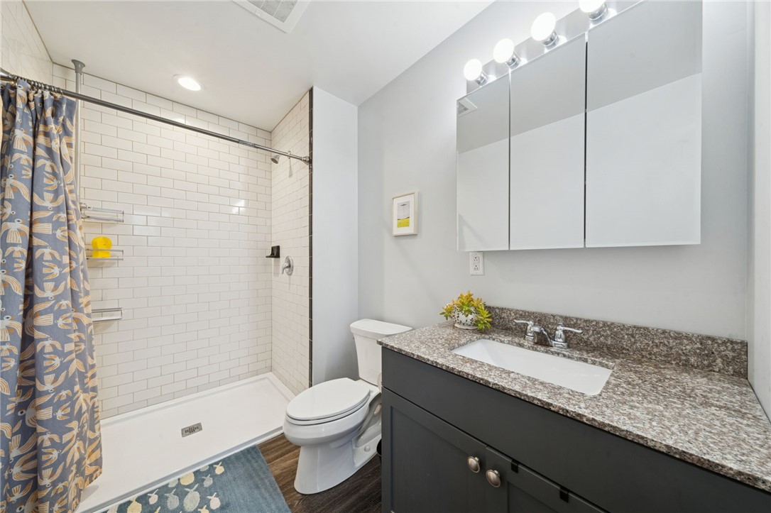 Swissvale, Pennsylvania 15218, United States, 2 Bedrooms Bedrooms, ,2 BathroomsBathrooms,Residential,Contingent,250025