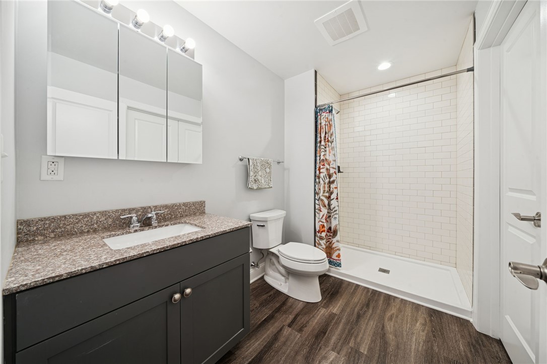 Swissvale, Pennsylvania 15218, United States, 2 Bedrooms Bedrooms, ,2 BathroomsBathrooms,Residential,Contingent,250025