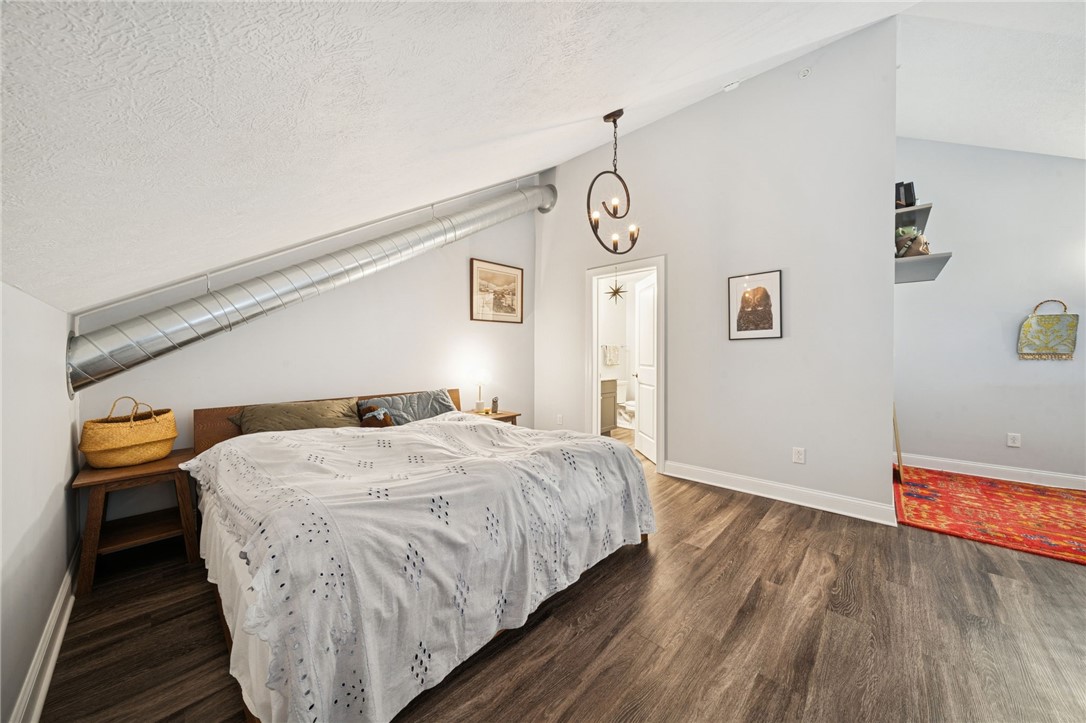 Swissvale, Pennsylvania 15218, United States, 2 Bedrooms Bedrooms, ,2 BathroomsBathrooms,Residential,Contingent,250025