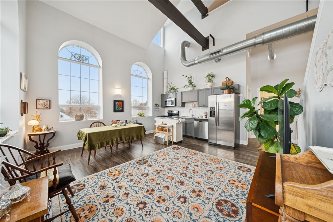 Swissvale, Pennsylvania 15218, United States, 2 Bedrooms Bedrooms, ,2 BathroomsBathrooms,Residential,Contingent,250025