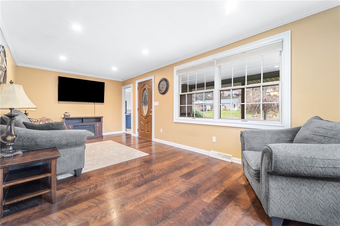 Cecil, Pennsylvania 15321, United States, 3 Bedrooms Bedrooms, ,2 BathroomsBathrooms,Residential,Active,172789