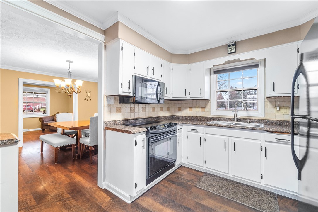 Cecil, Pennsylvania 15321, United States, 3 Bedrooms Bedrooms, ,2 BathroomsBathrooms,Residential,Active,172789