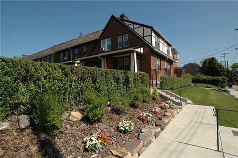 Photo of 18 Dawson Ct, Pittsburgh, PA 15213 (MLS # 1745896)